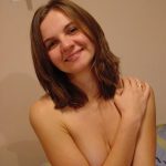 Девушка ищет мужчину для вирт общения